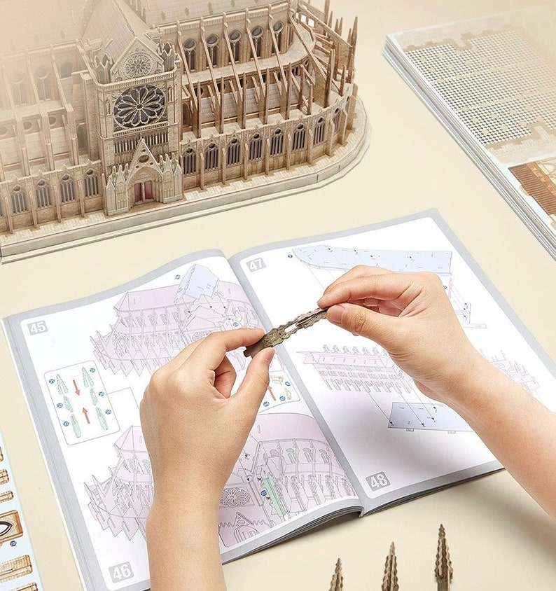 PCS LED Lighting Notre Dame Cathedral 3D Puzzle Hand Assembly