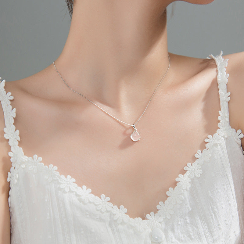 Clavicle chain synthetic white chalcedony D7782