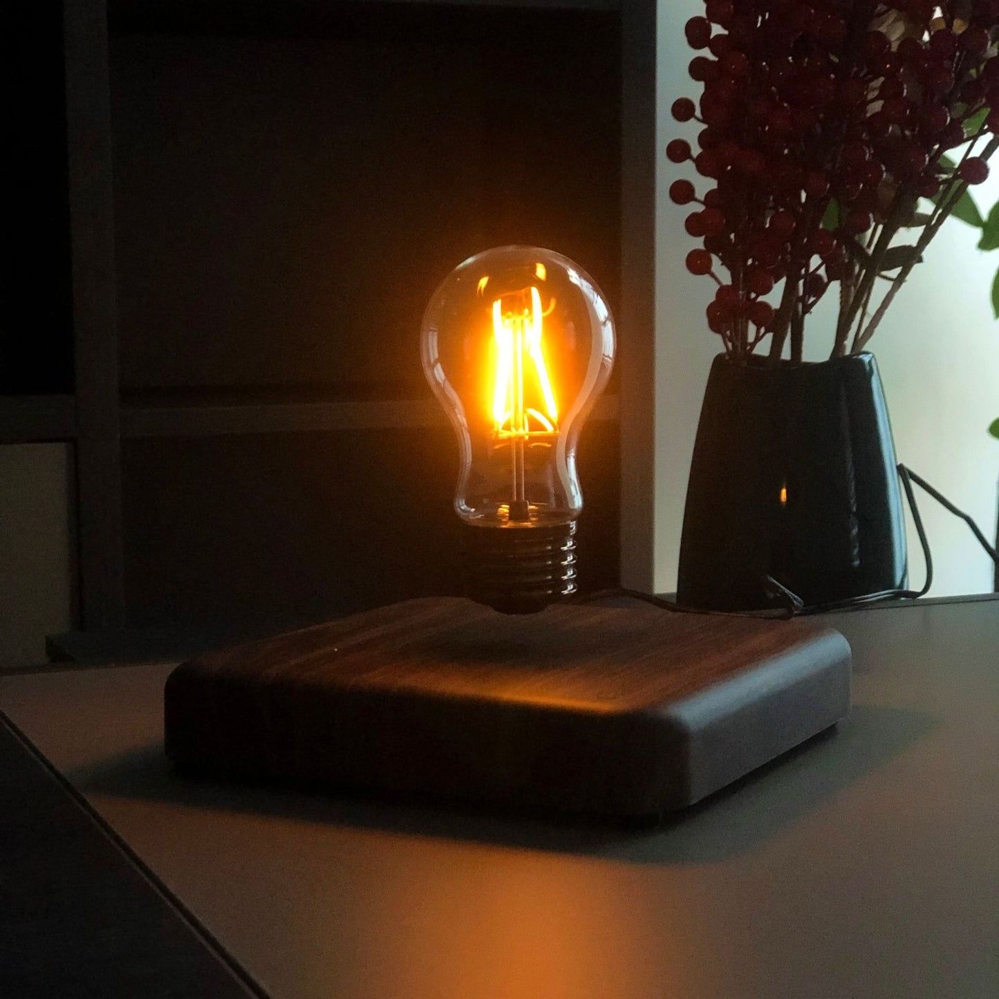 Magnetic levitation light bulb creative technology birthday gift